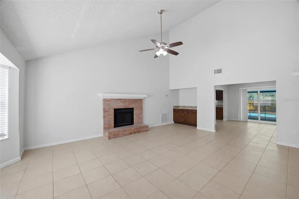 1441 MONTE LAKE DRIVE Valrico, FL 33596