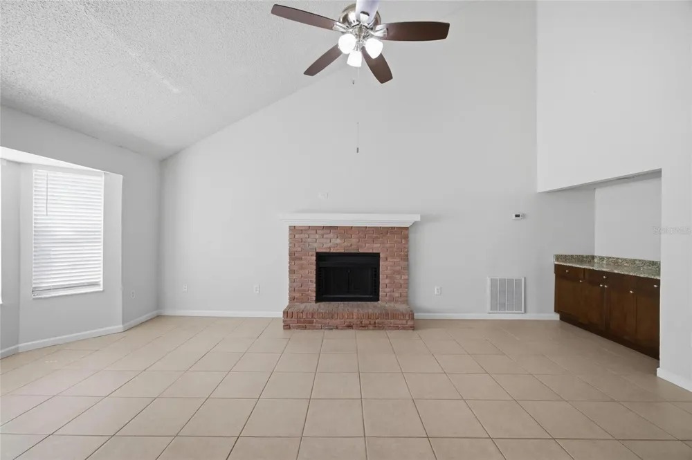 1441 MONTE LAKE DRIVE Valrico, FL 33596