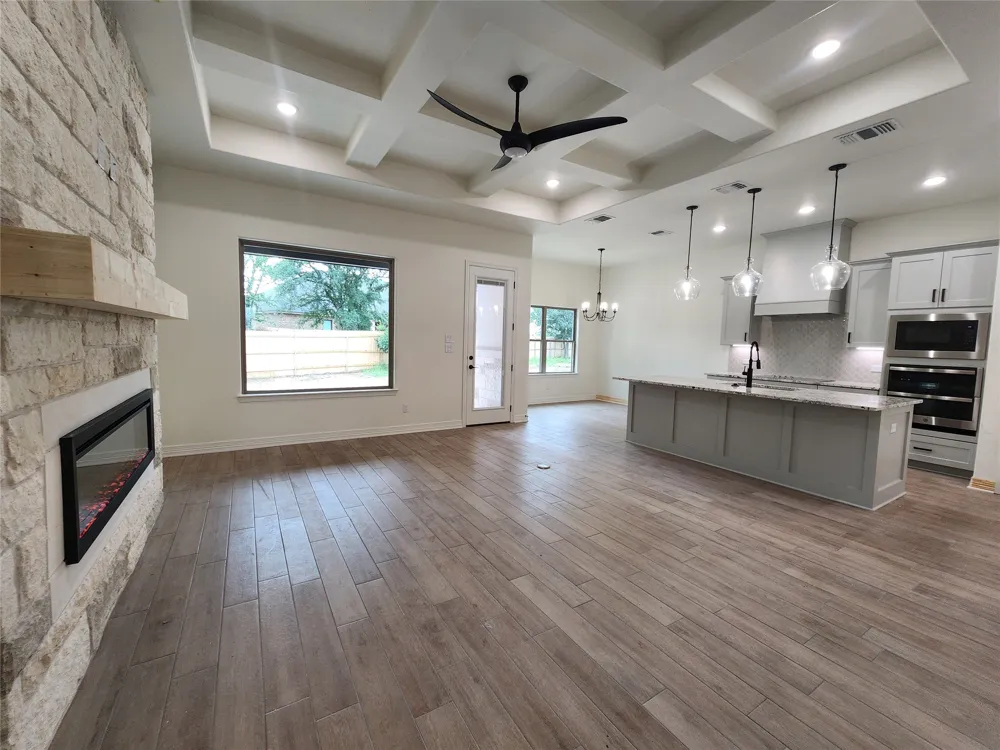 813 Golden Eagle Cove Salado, TX 76571