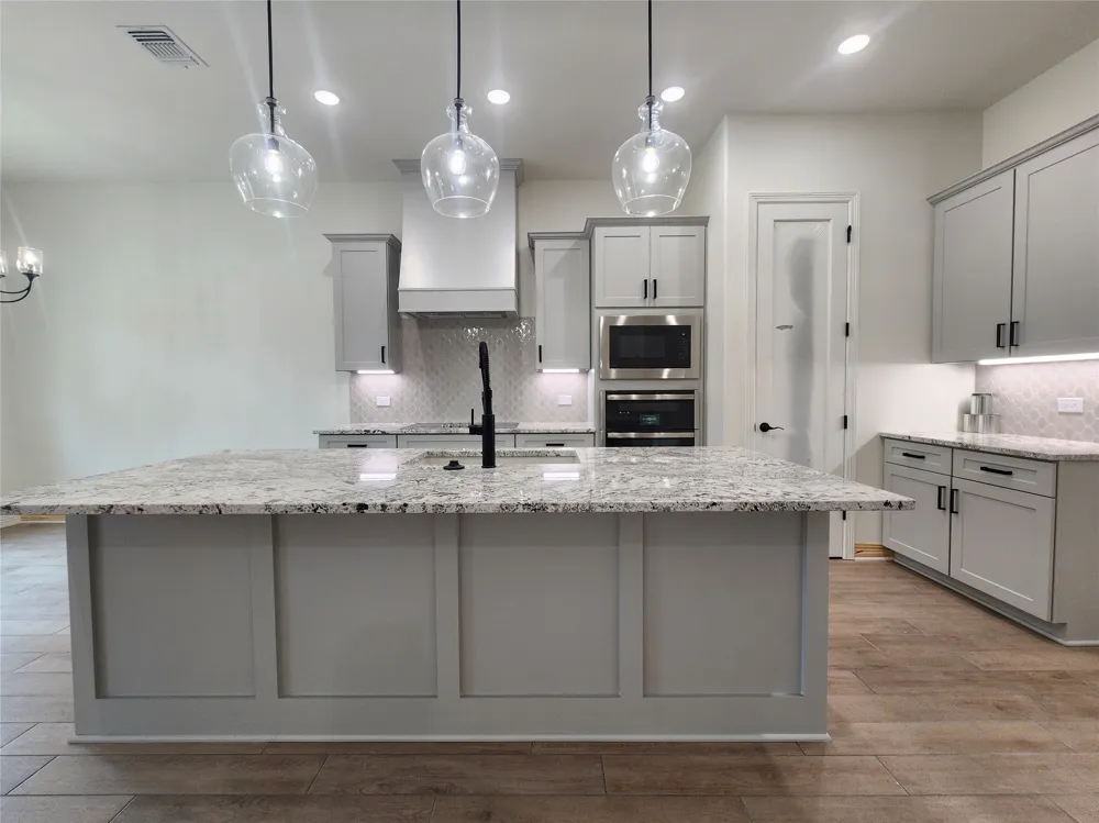 813 Golden Eagle Cove Salado, TX 76571