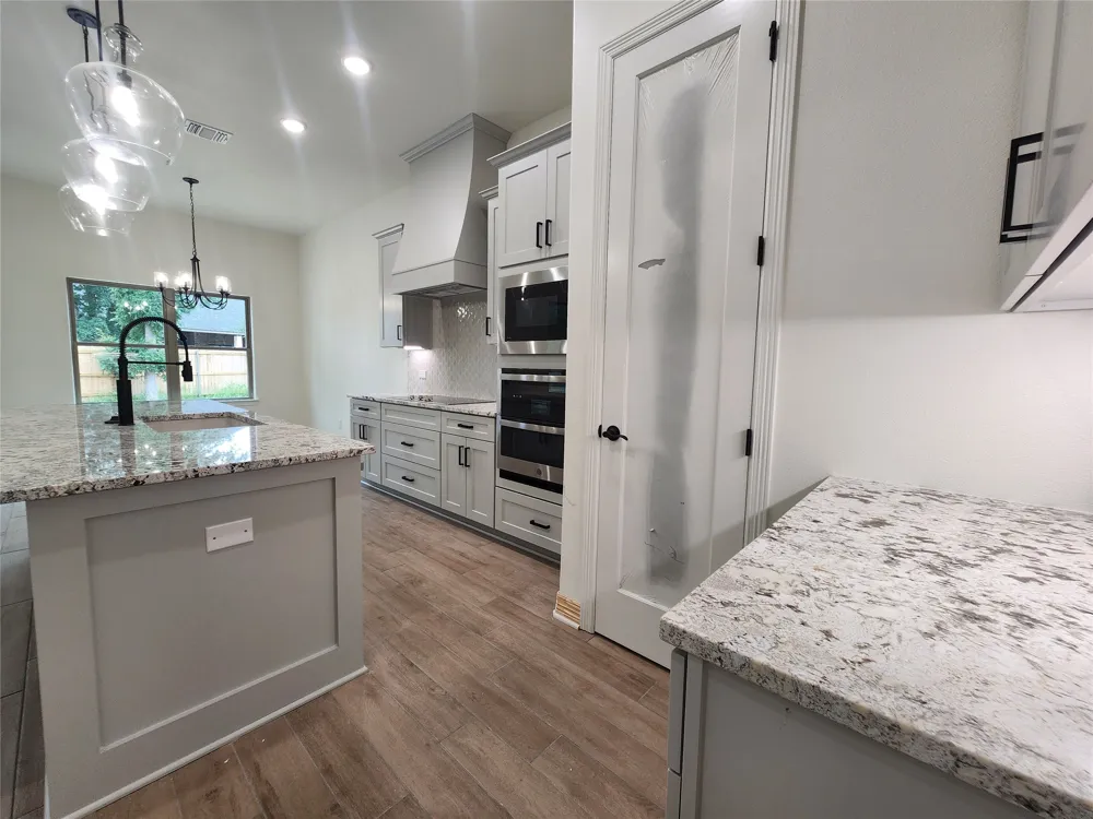 813 Golden Eagle Cove Salado, TX 76571