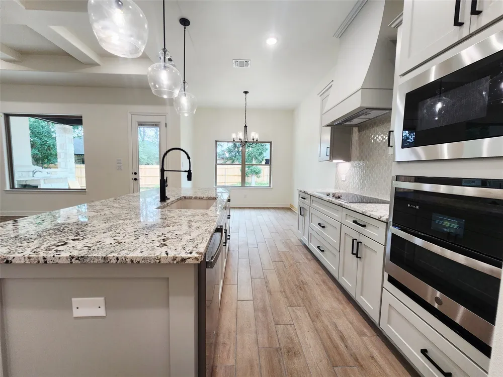 813 Golden Eagle Cove Salado, TX 76571