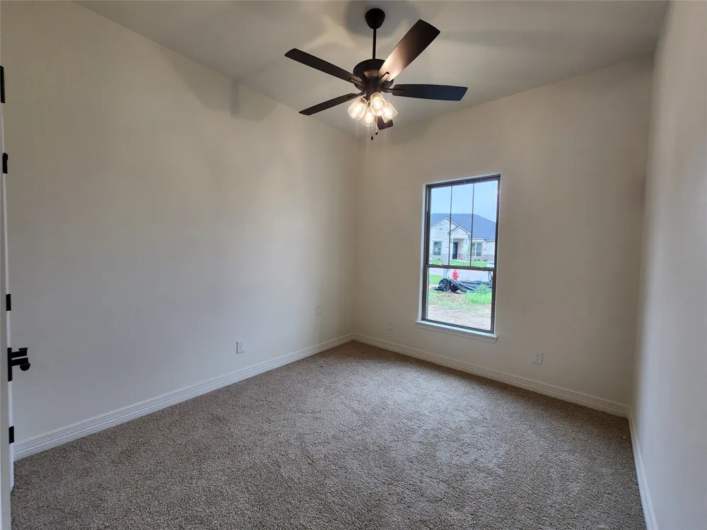 813 Golden Eagle Cove Salado, TX 76571