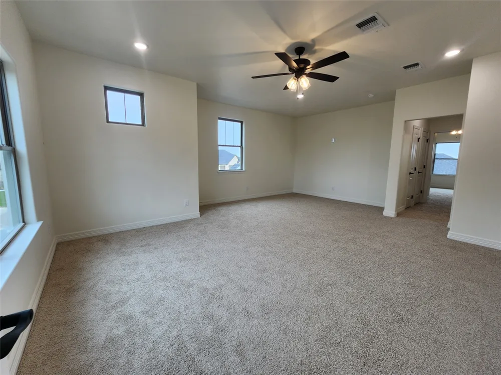 813 Golden Eagle Cove Salado, TX 76571