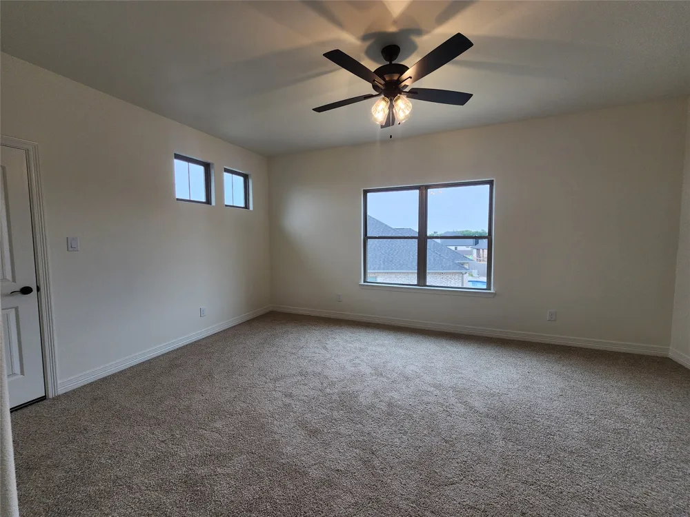 813 Golden Eagle Cove Salado, TX 76571