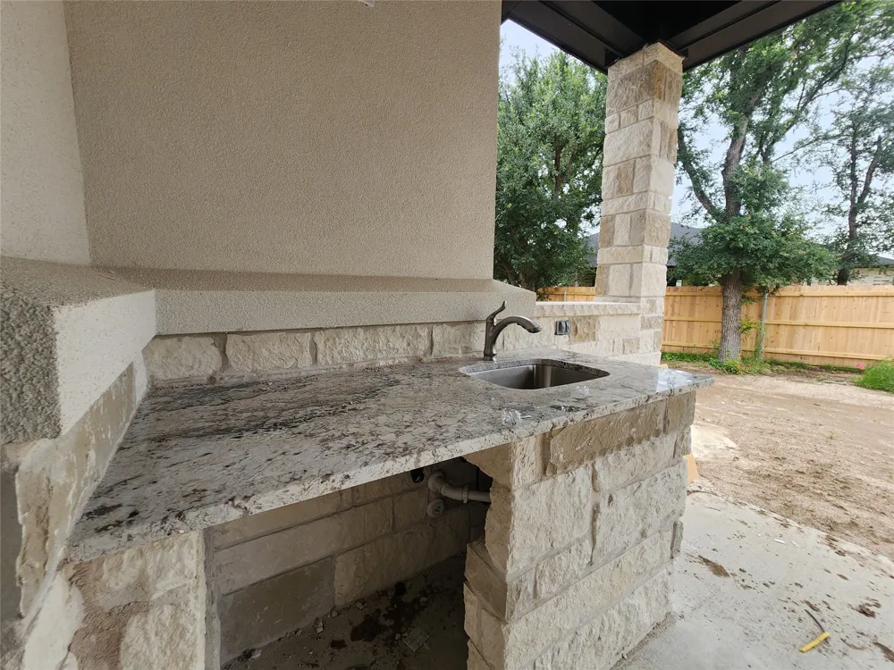 813 Golden Eagle Cove Salado, TX 76571