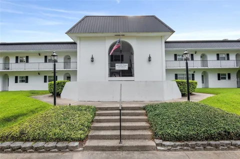 1640 NE 40TH AVENUE #204