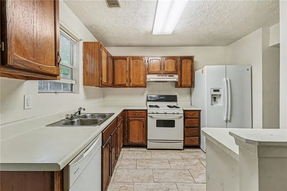 5670 Wells Circle Stone Mountain, GA 30087