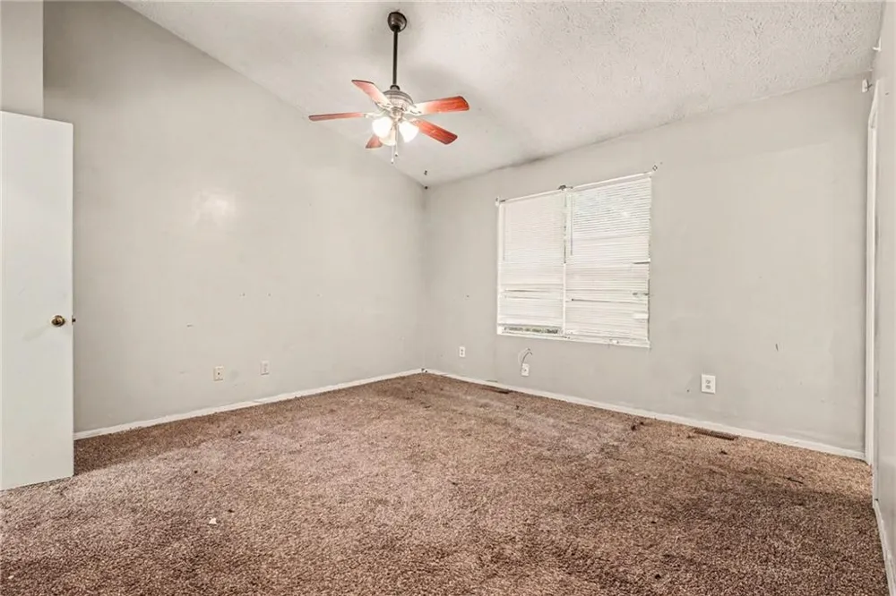 5670 Wells Circle Stone Mountain, GA 30087