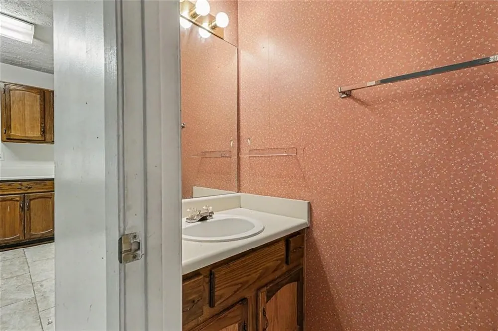 5670 Wells Circle Stone Mountain, GA 30087