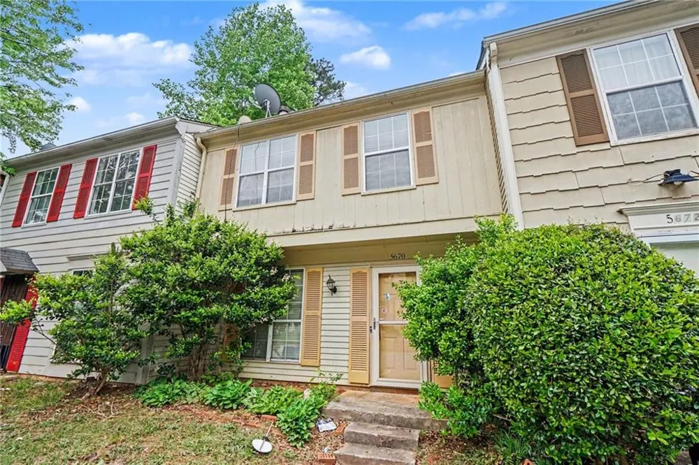 5670 Wells Circle Stone Mountain, GA 30087