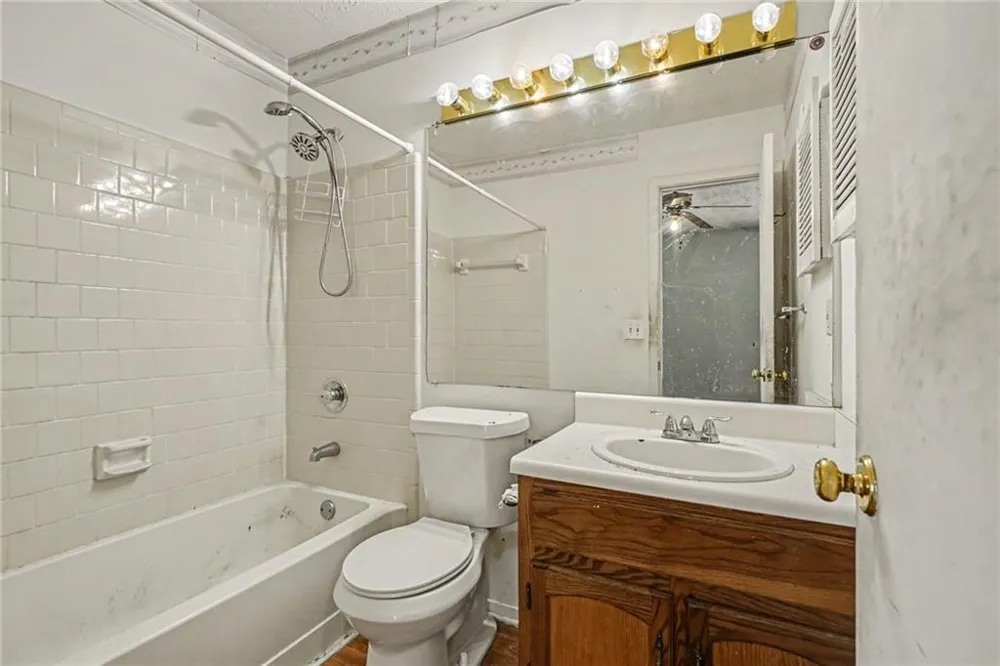 5670 Wells Circle Stone Mountain, GA 30087