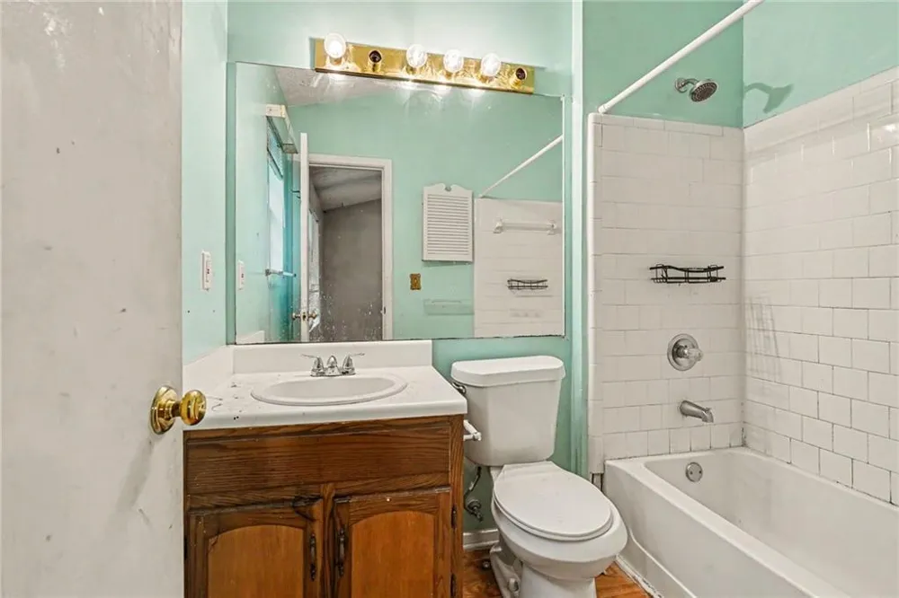 5670 Wells Circle Stone Mountain, GA 30087