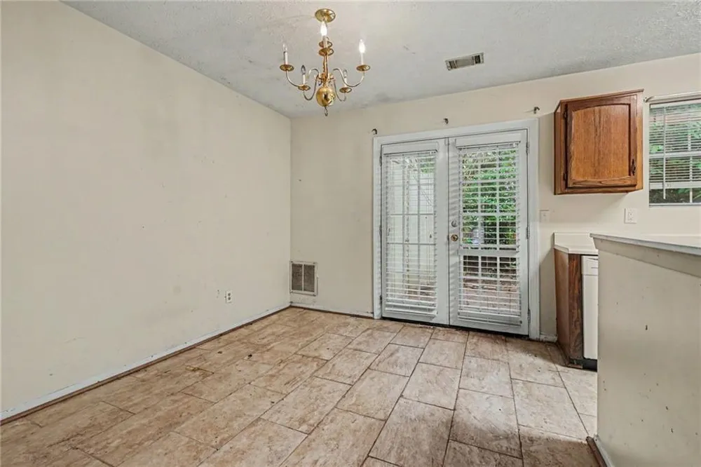 5670 Wells Circle Stone Mountain, GA 30087
