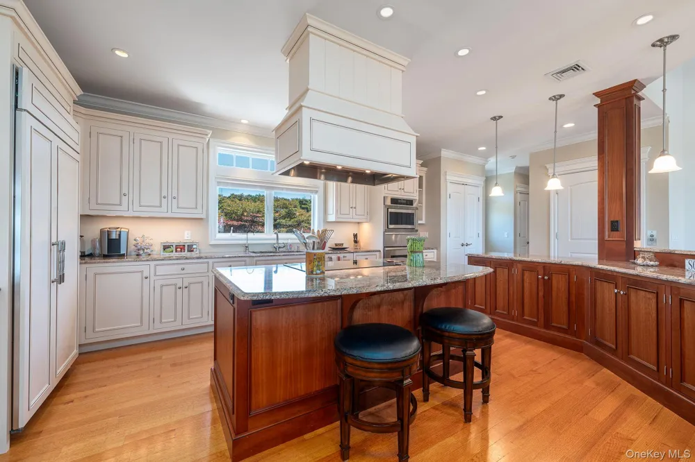 790 Sea Drive Southold, NY 11971