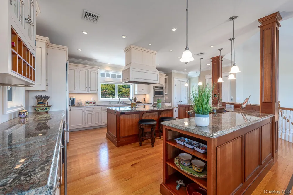 790 Sea Drive Southold, NY 11971