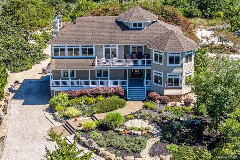 790 Sea Drive Southold, NY 11971