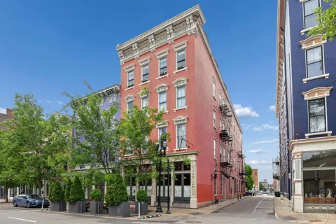 1427 Main Street #1