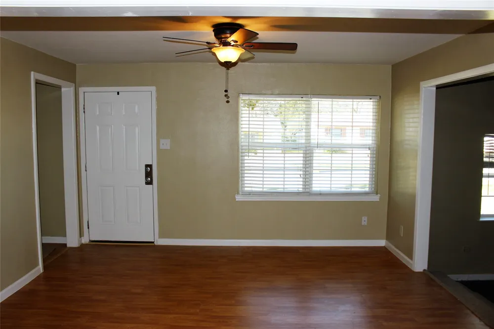 12028 Hoblitzelle Drive Dallas, TX 75243