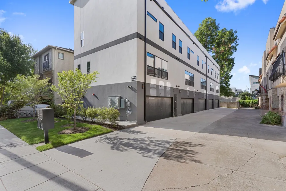 5810 Hudson Street Dallas, TX 75206