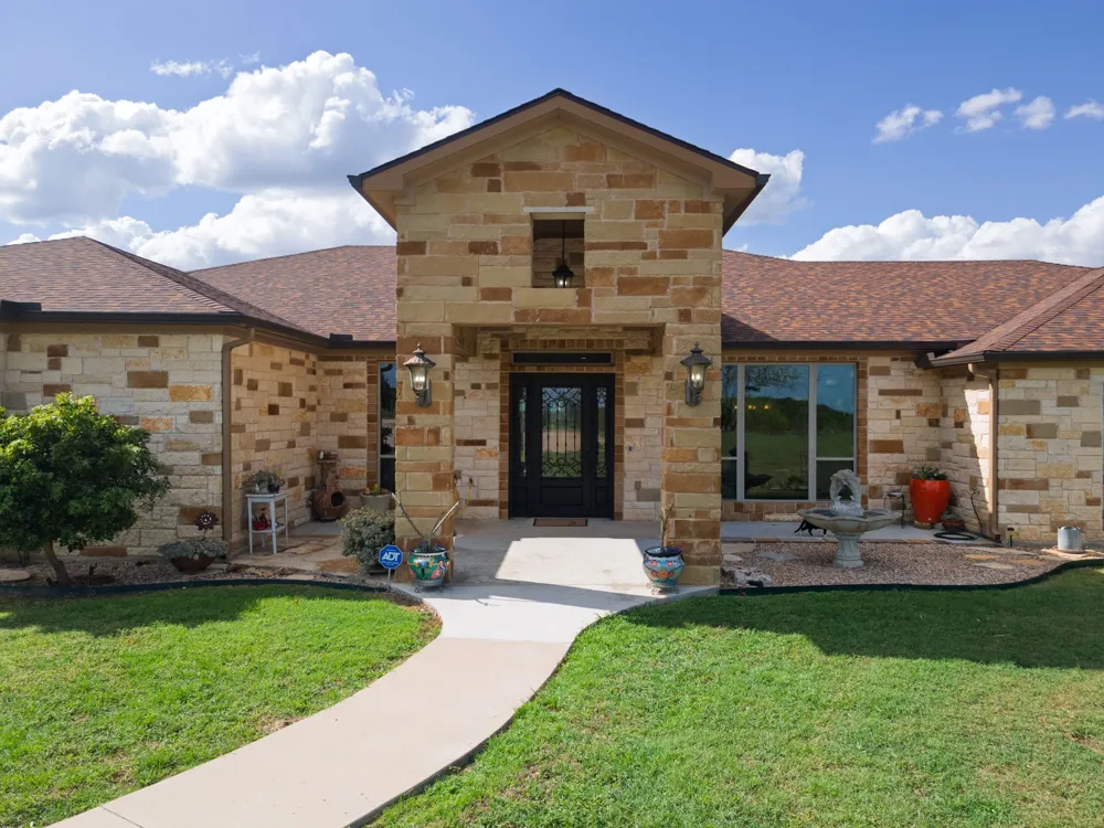 5450 County Road 101 Lampasas, TX 76550