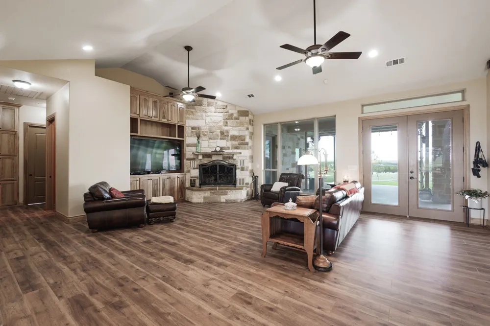 5450 County Road 101 Lampasas, TX 76550