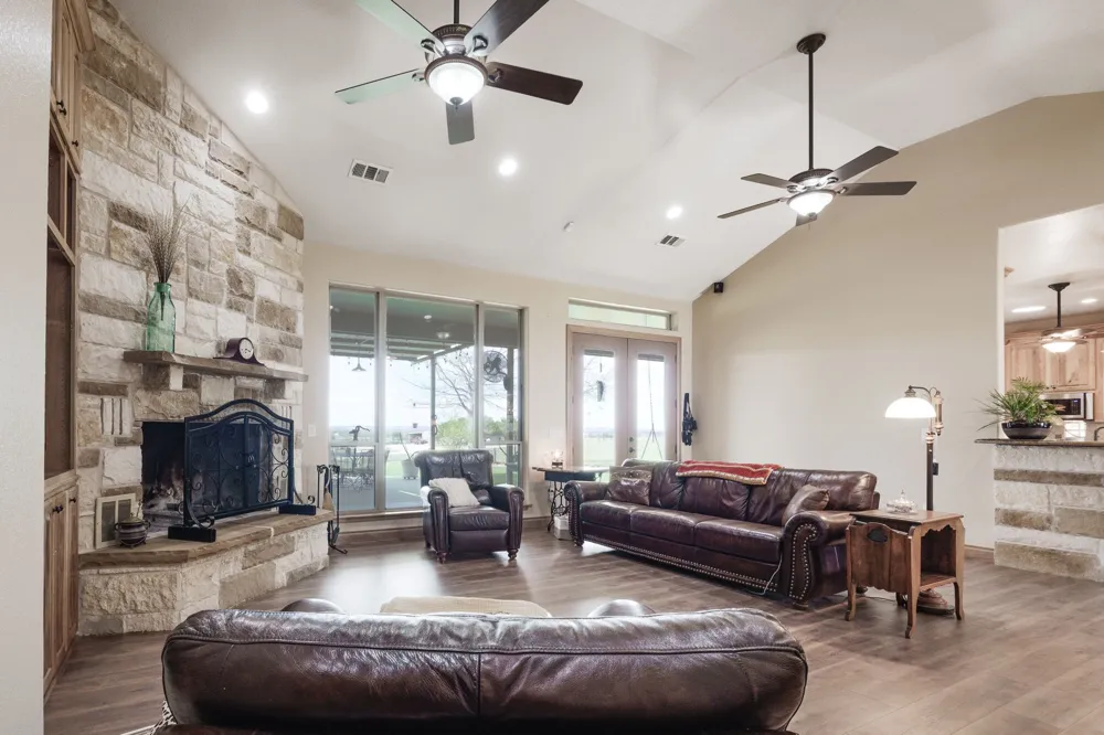 5450 County Road 101 Lampasas, TX 76550