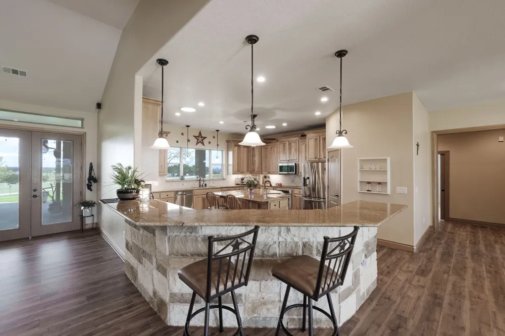5450 County Road 101 Lampasas, TX 76550
