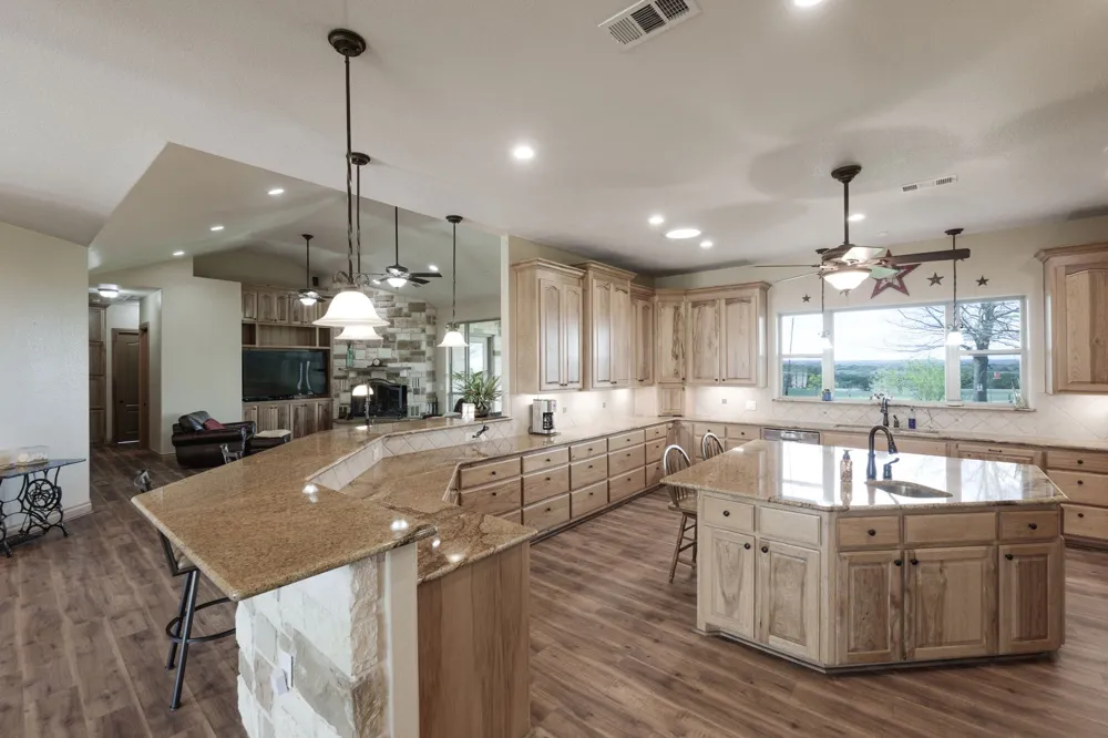 5450 County Road 101 Lampasas, TX 76550