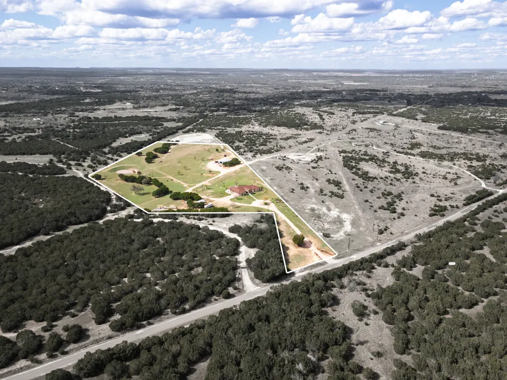 5450 County Road 101 Lampasas, TX 76550