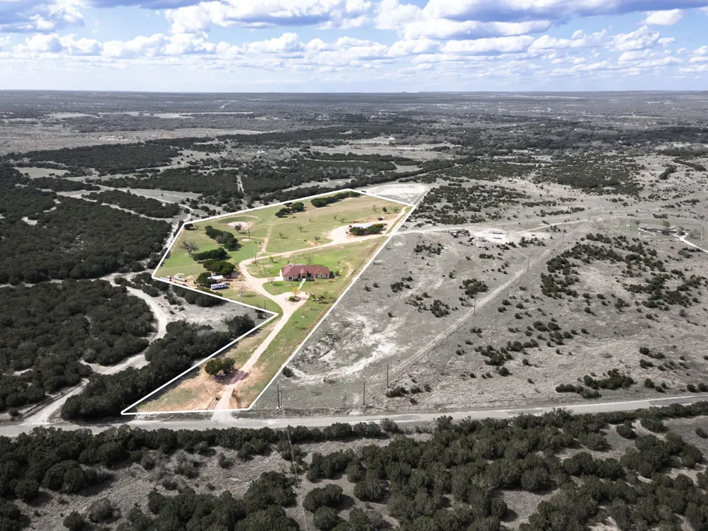 5450 County Road 101 Lampasas, TX 76550