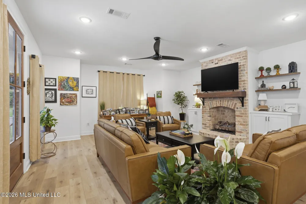 111 Colebrooke Cove Florence, MS 39073