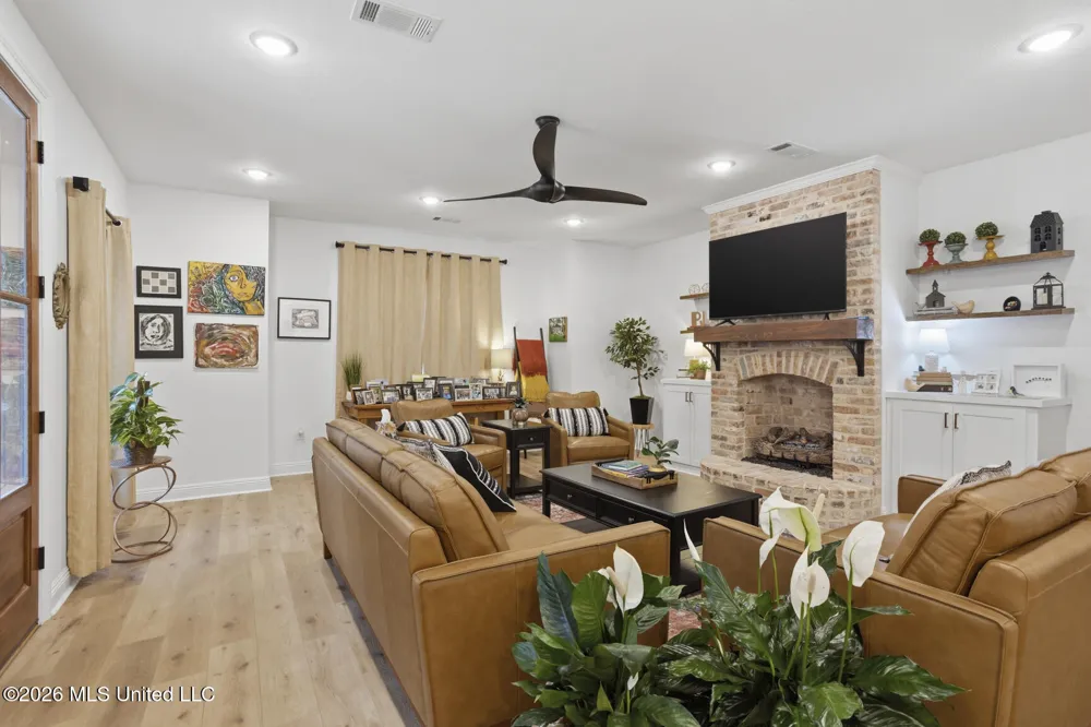 111 Colebrooke Cove Florence, MS 39073