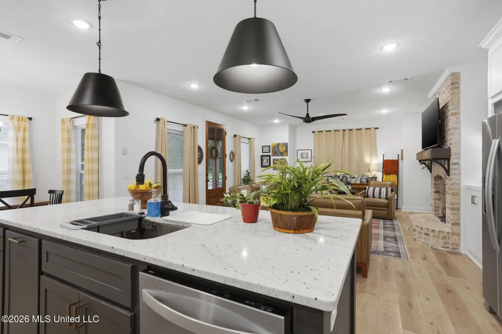 111 Colebrooke Cove Florence, MS 39073
