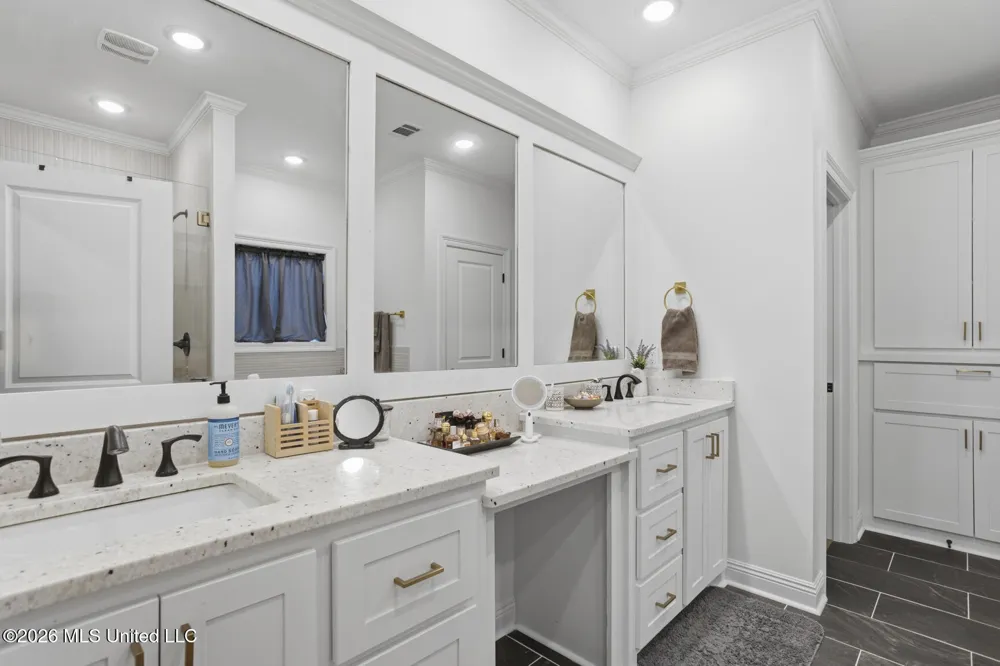 111 Colebrooke Cove Florence, MS 39073