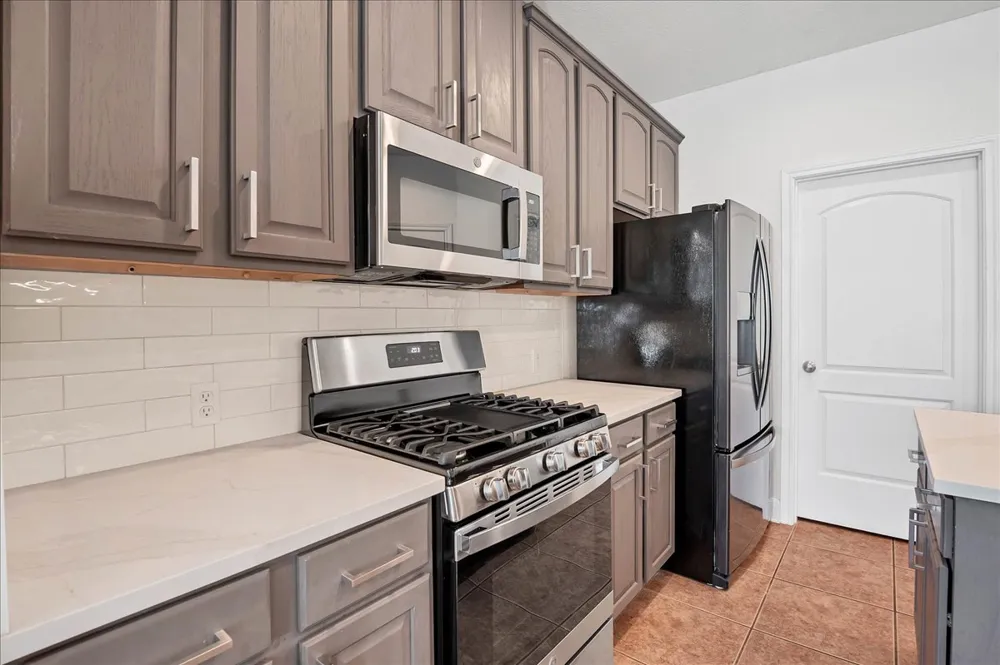 114 Aria Ridge #802 Lakeway, TX 78738