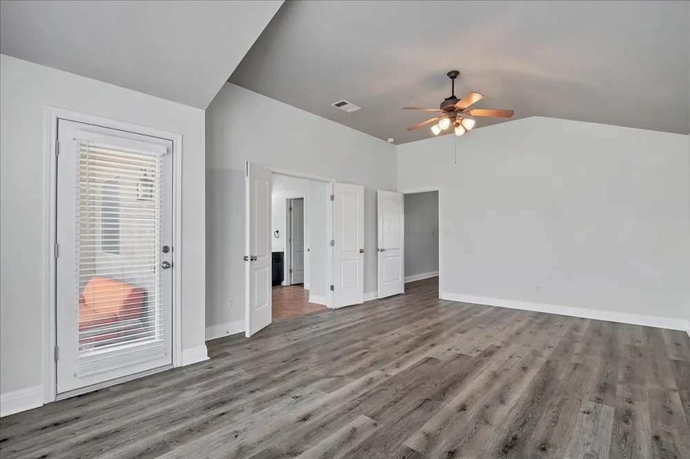 114 Aria Ridge #802 Lakeway, TX 78738