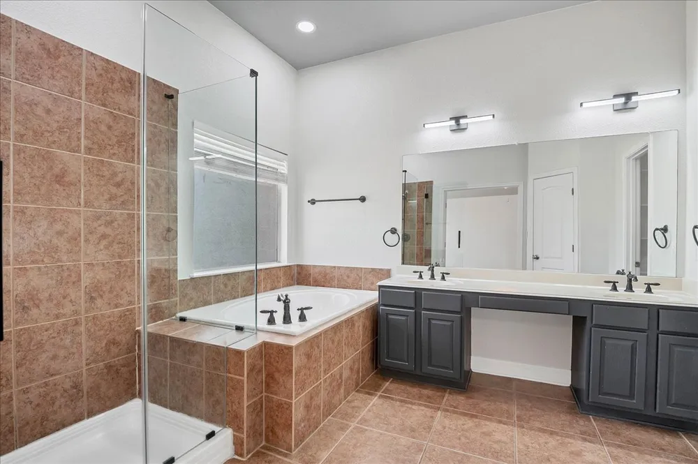 114 Aria Ridge #802 Lakeway, TX 78738