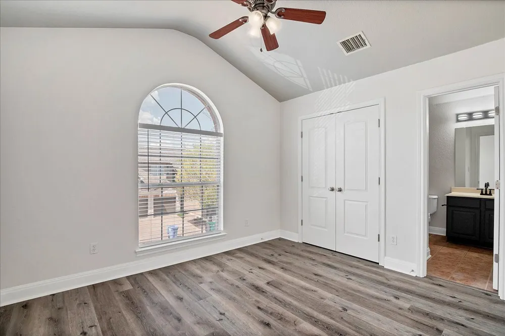 114 Aria Ridge #802 Lakeway, TX 78738