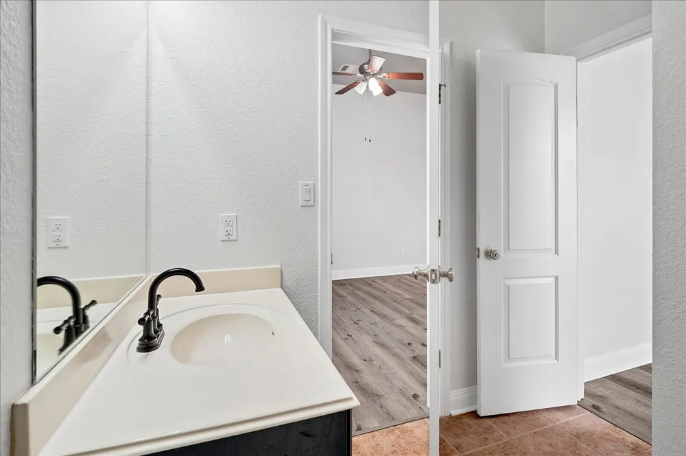 114 Aria Ridge #802 Lakeway, TX 78738