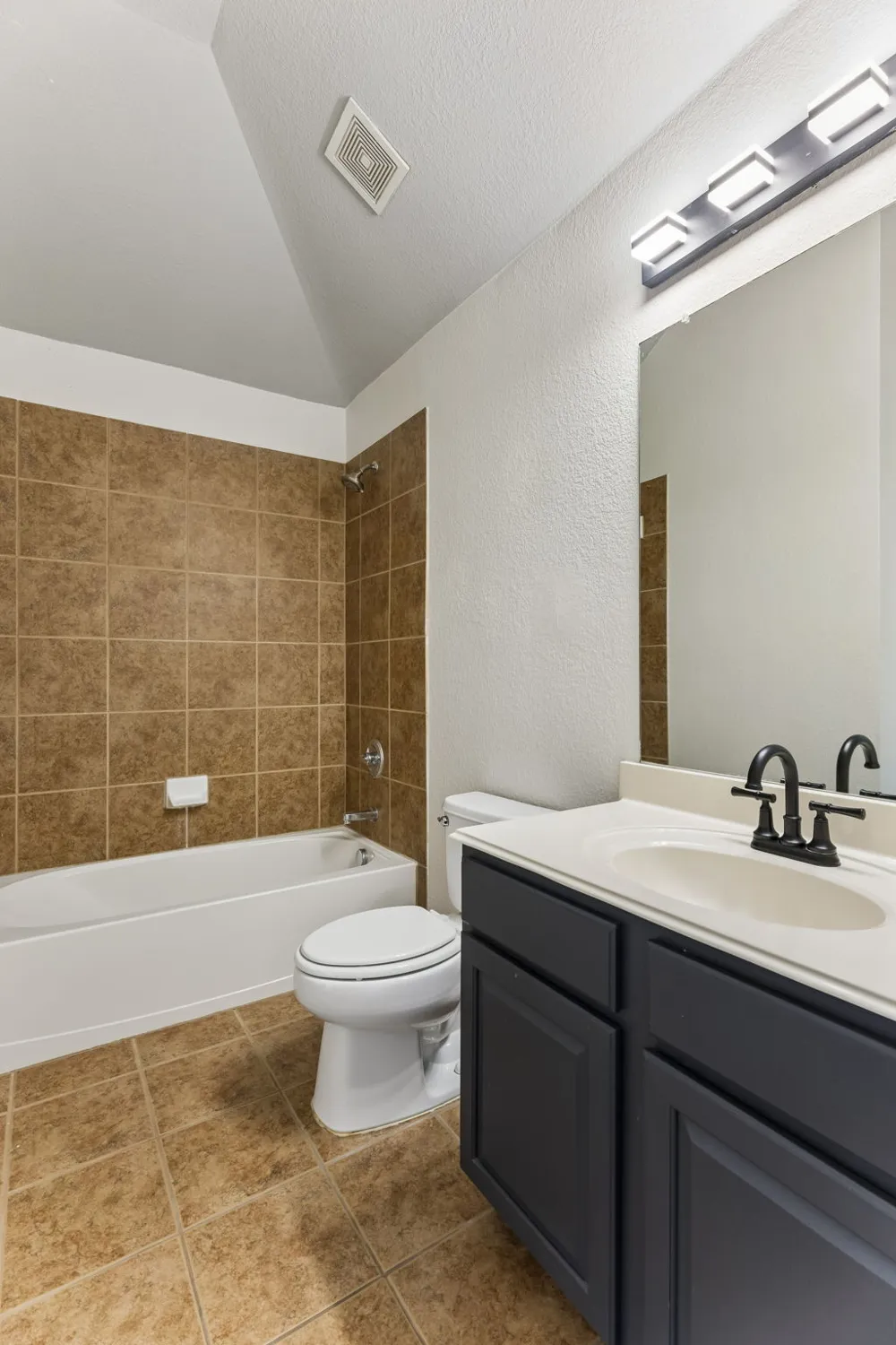 114 Aria Ridge #802 Lakeway, TX 78738