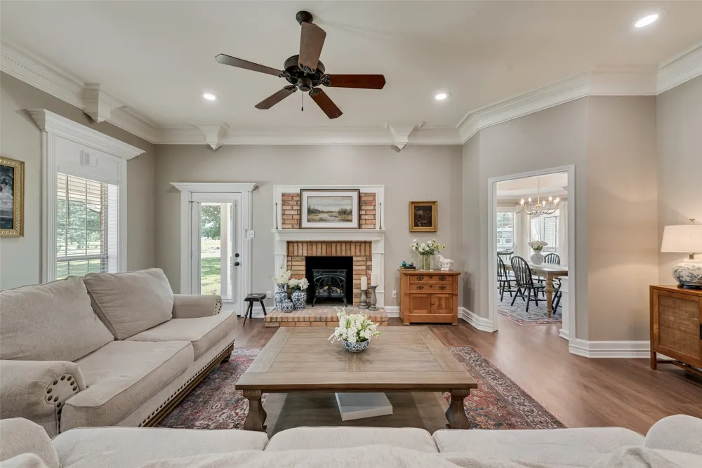 130 Vz County Road 3509 Edgewood, TX 75117
