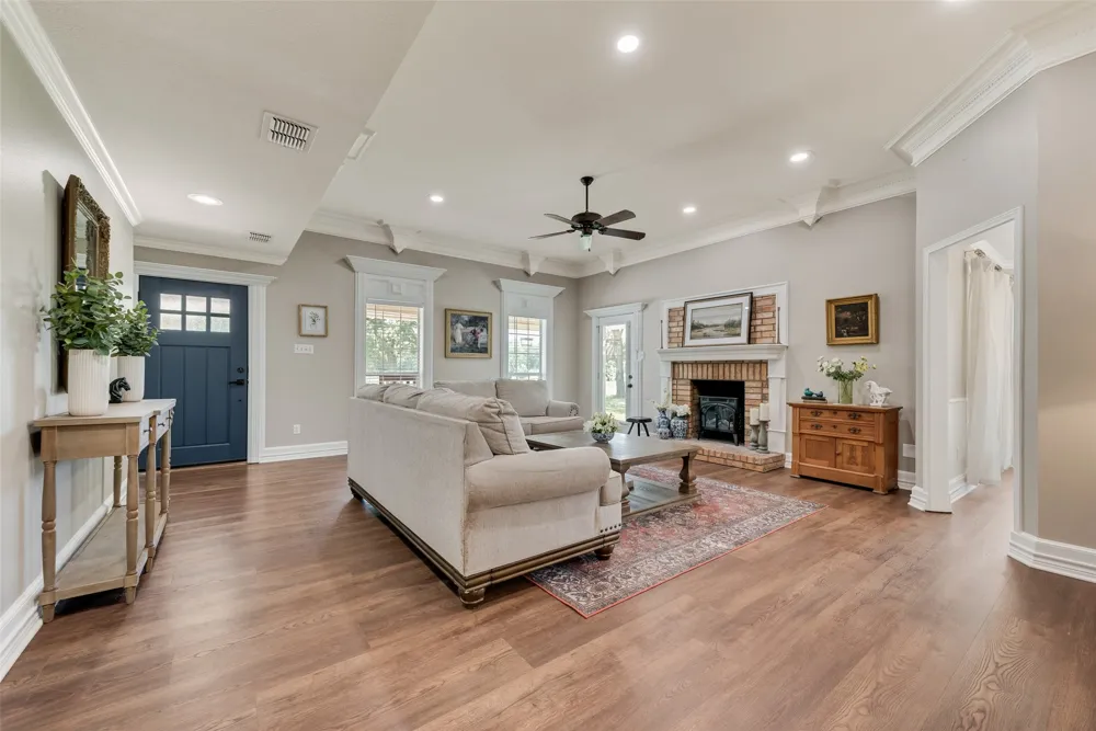 130 Vz County Road 3509 Edgewood, TX 75117