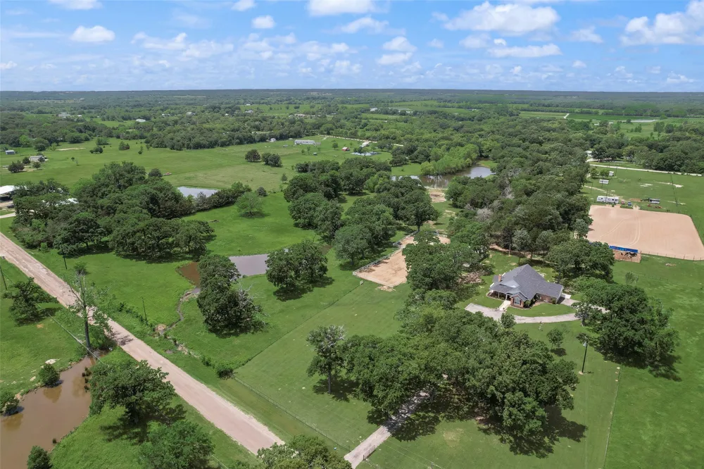 130 Vz County Road 3509 Edgewood, TX 75117