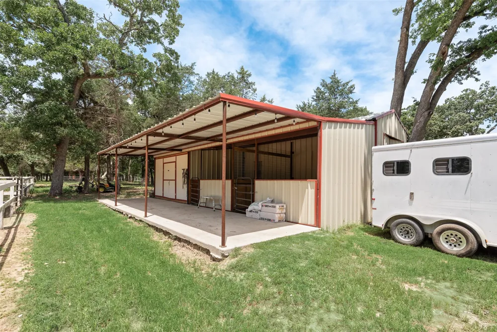 130 Vz County Road 3509 Edgewood, TX 75117