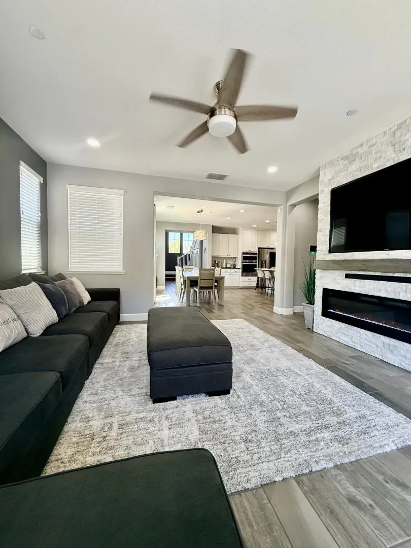 1515 Goldenstar Court Hollister, CA 95023