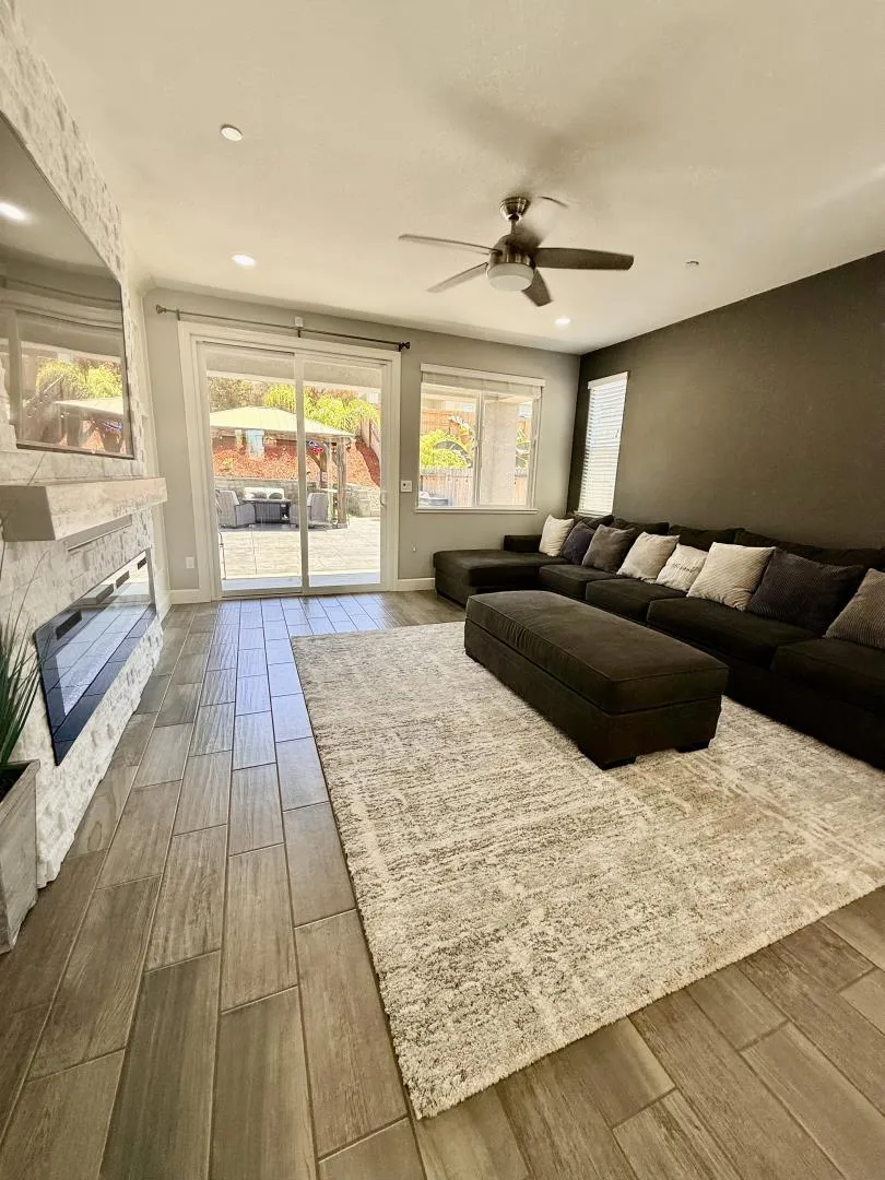 1515 Goldenstar Court Hollister, CA 95023