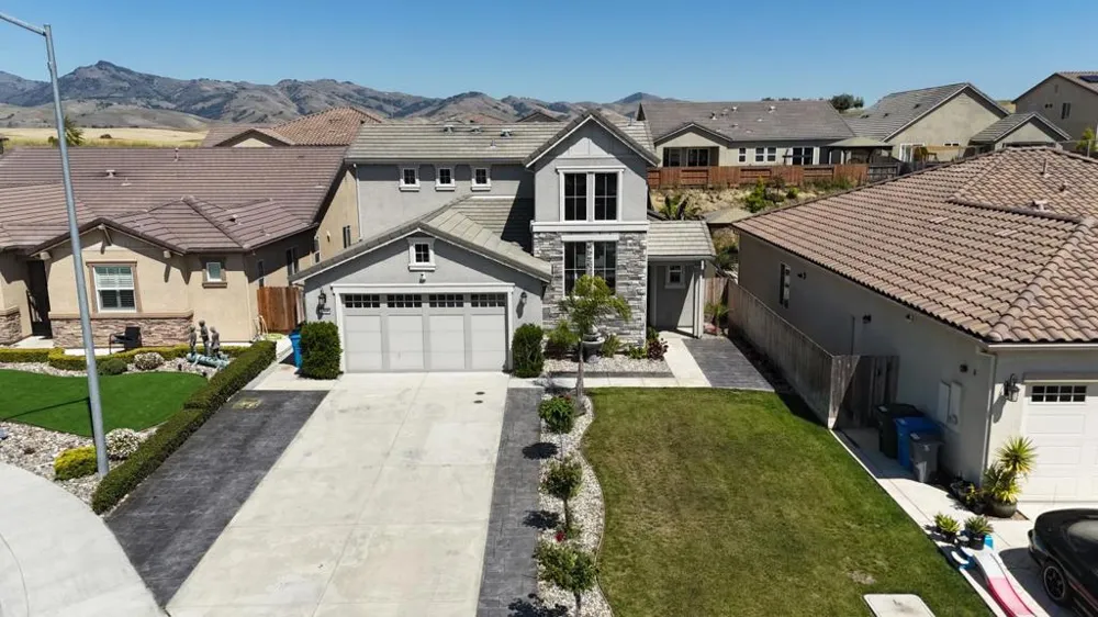 1515 Goldenstar Court Hollister, CA 95023