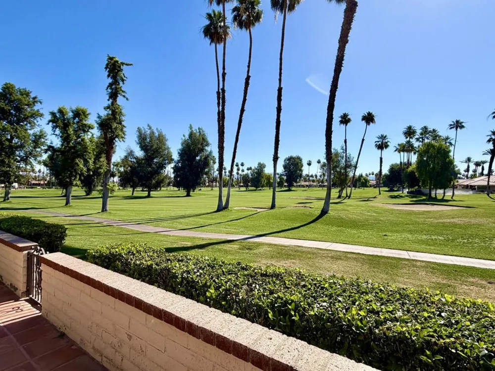 240 Santa Barbara Circle Palm Desert, CA 92260