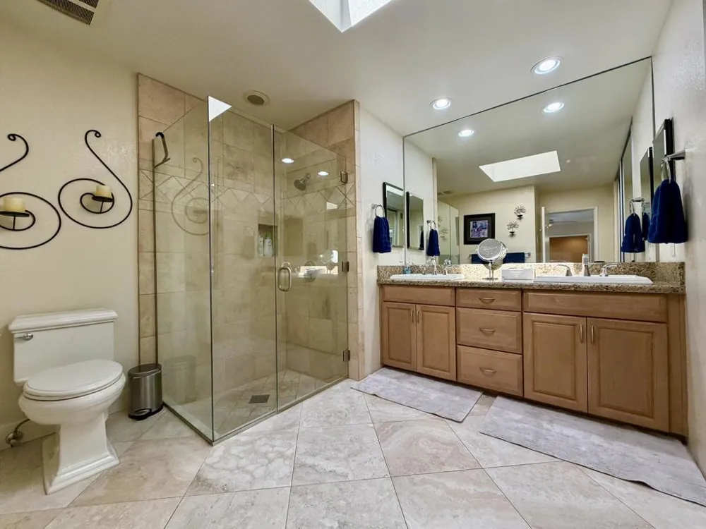 240 Santa Barbara Circle Palm Desert, CA 92260